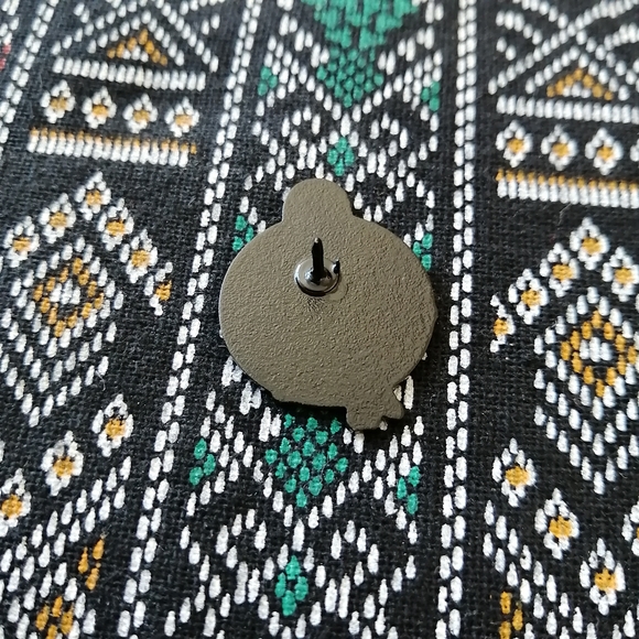 📍2/20$ Stray Alien Begging Enamel Pin NWOT - Picture 5 of 5